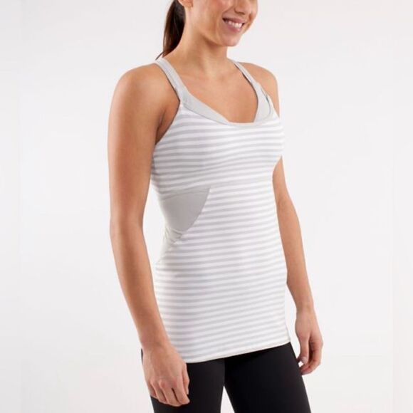 Lululemon Cross My Heart Tank Size 4 - Picture 1 of 11